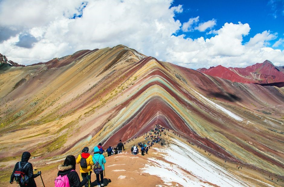 expedição nas montanhas das sete cores no Peru