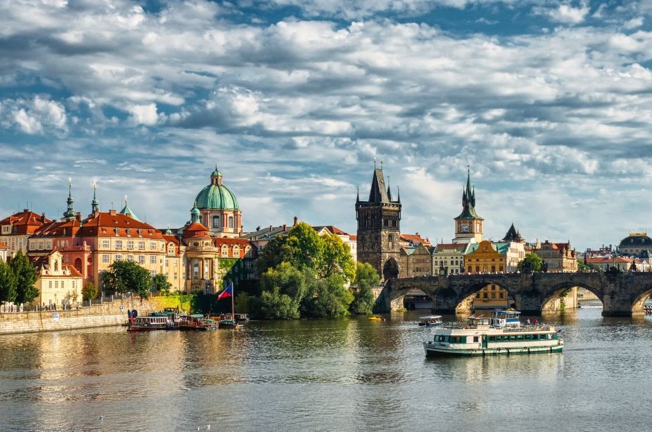 Praga vista das águas